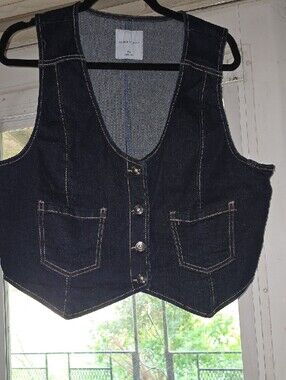 Celebrity Pink Women's Denim Vest in Dark Blue NWOT